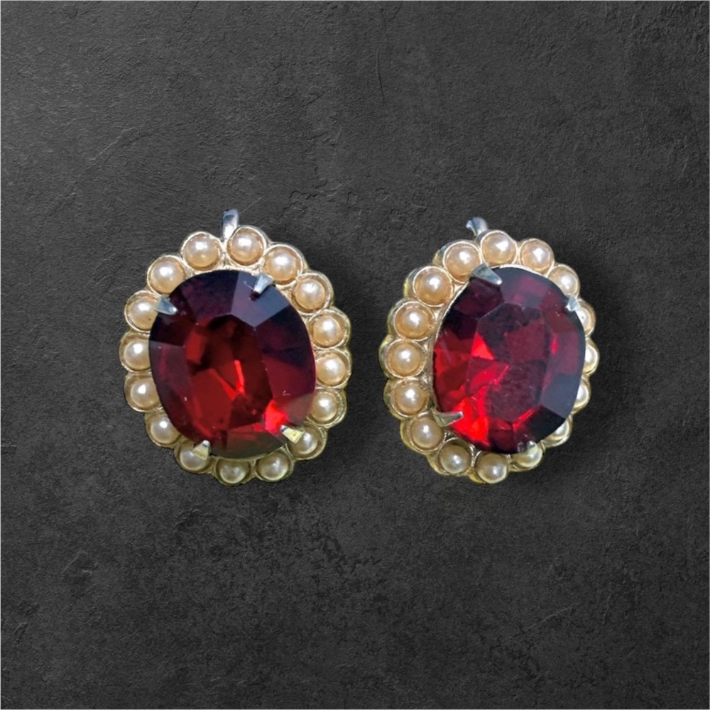 Vintage Coro stamped screw back Elegant faux red ruby and Gold coloured Earrings - Picture 3 of 12